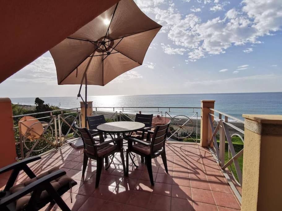 Exclusive Beachfront Penthouse Almayate Alto Εξωτερικό φωτογραφία