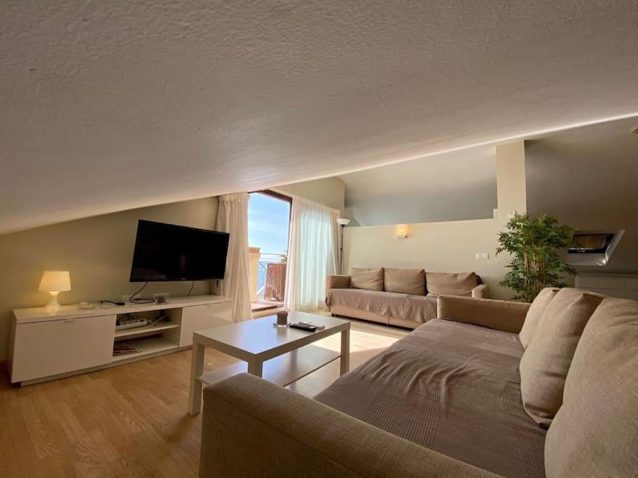 Exclusive Beachfront Penthouse Almayate Alto Εξωτερικό φωτογραφία